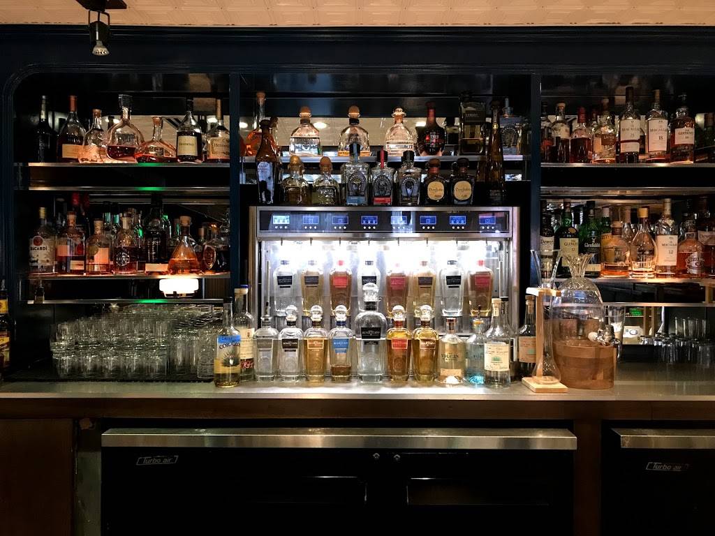 Pizza & Burger by Michael Mina | meal takeaway | 4441 Collins Ave, Miami Beach, FL 33140, USA | 3056744636 OR +1 305-674-4636