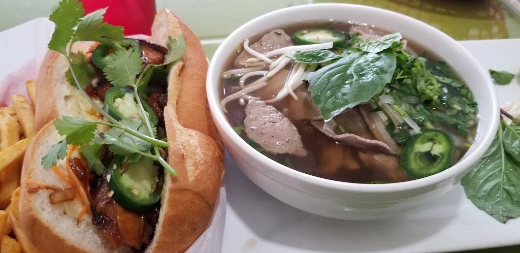 Pho & Po Boy | restaurant | 1827 SW Green Oaks Blvd #149, Arlington, TX 76017, USA | 8175332599 OR +1 817-533-2599