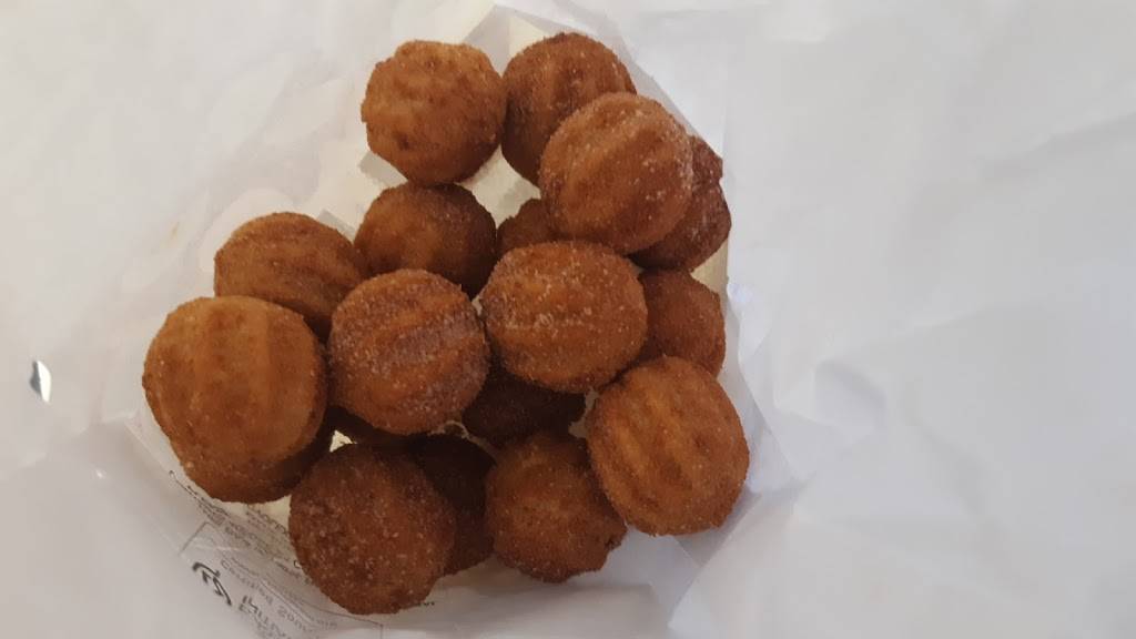 Little Mania | restaurant | 876 Broadway, Everett, MA 02149, USA | 6172942143 OR +1 617-294-2143