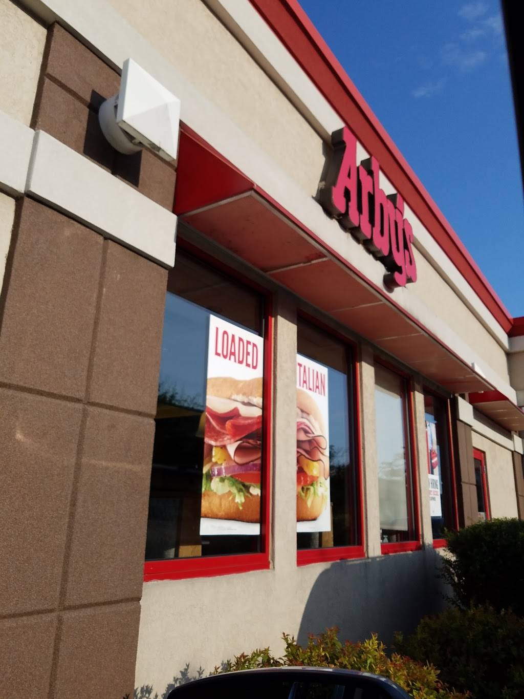 Arbys | restaurant | 100 Thomas Dr, Port Washington, WI 53074, USA | 2622845206 OR +1 262-284-5206
