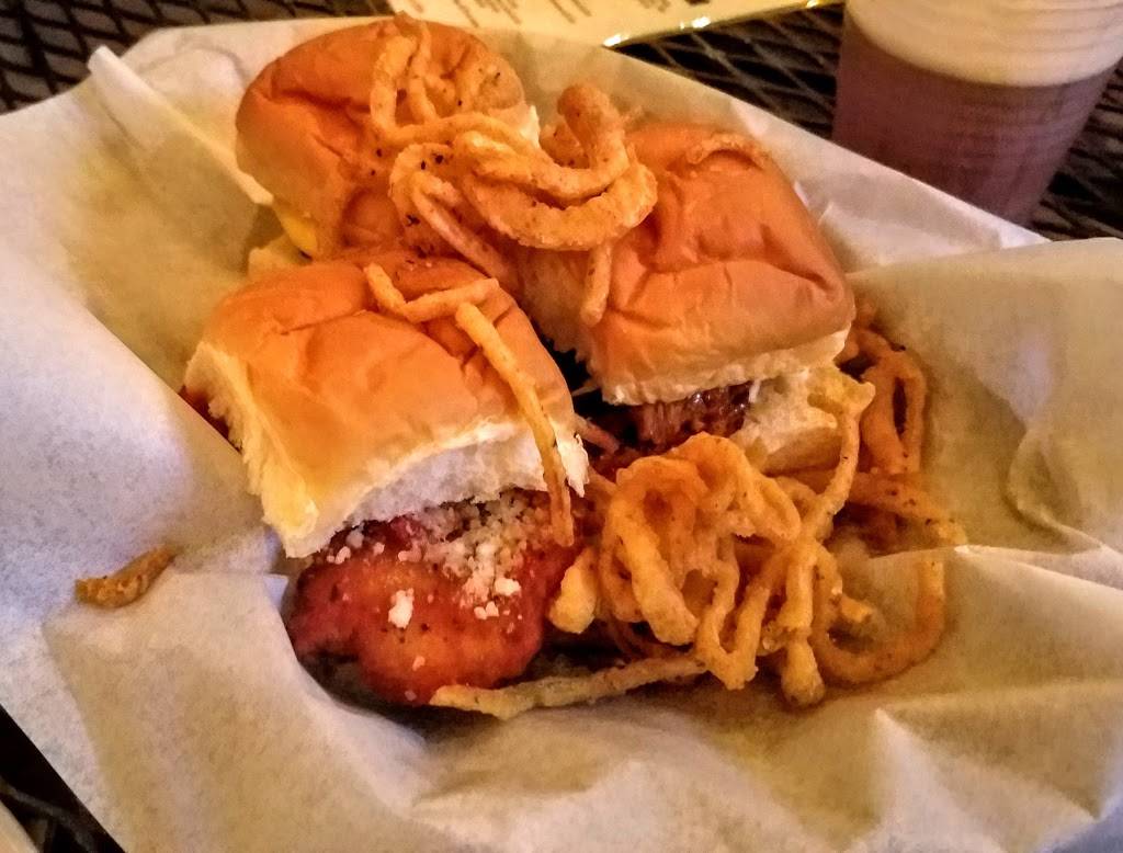 Cleos Bar And Grill | restaurant | 1935 W Chicago Ave, Chicago, IL 60622, USA | 3122435600 OR +1 312-243-5600