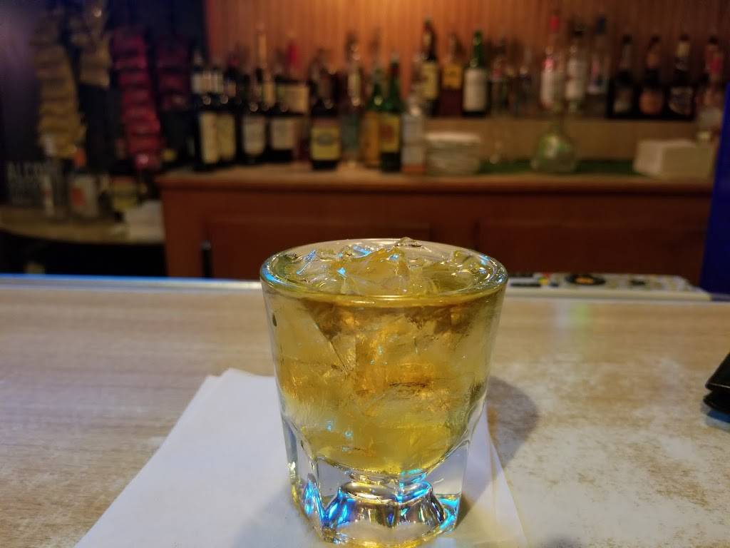 Madison Club Bar | restaurant | 32275 Stephenson Hwy, Madison Heights, MI 48071, USA | 2485884433 OR +1 248-588-4433