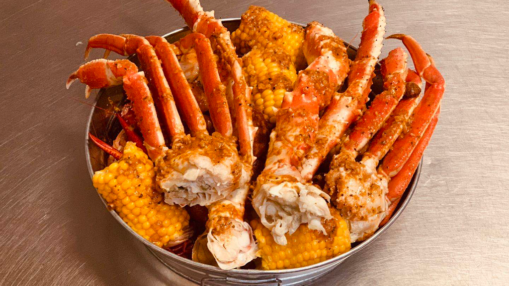 Crab King Cajun Boil & Bar | restaurant | 8708 S Cicero Ave, Oak Lawn, IL 60453, USA | 7082299998 OR +1 708-229-9998