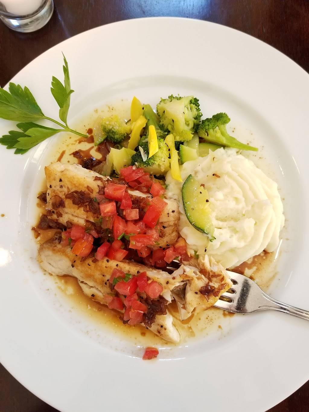 Portico Restaurant | restaurant | 12506 River Rd, Richmond, VA 23238, USA | 8047844800 OR +1 804-784-4800