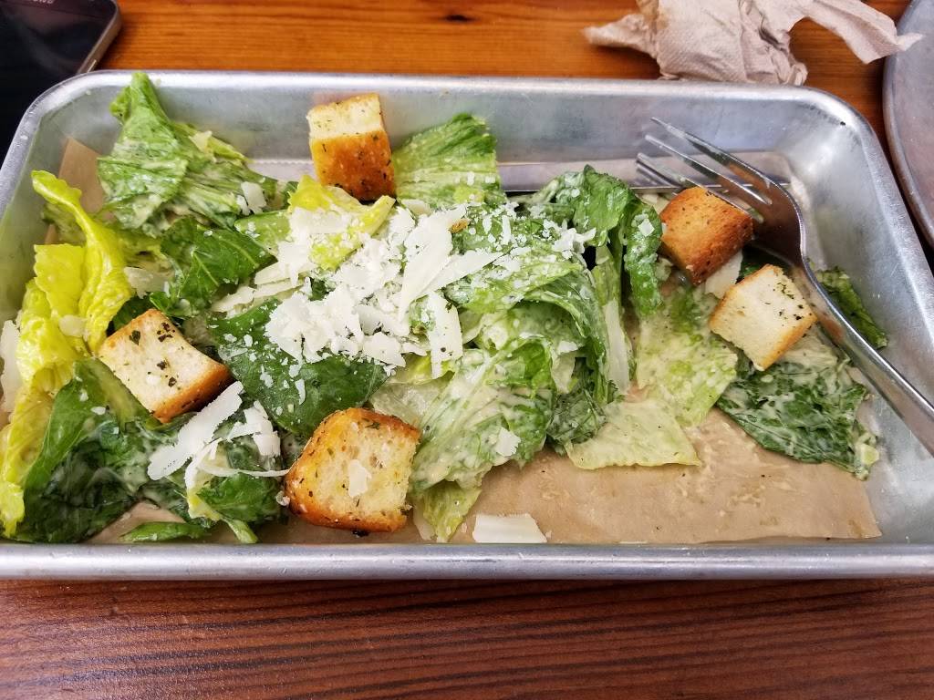 Pinthouse Pizza | restaurant | 4236 S Lamar Blvd, Austin, TX 78704, USA | 5125025808 OR +1 512-502-5808