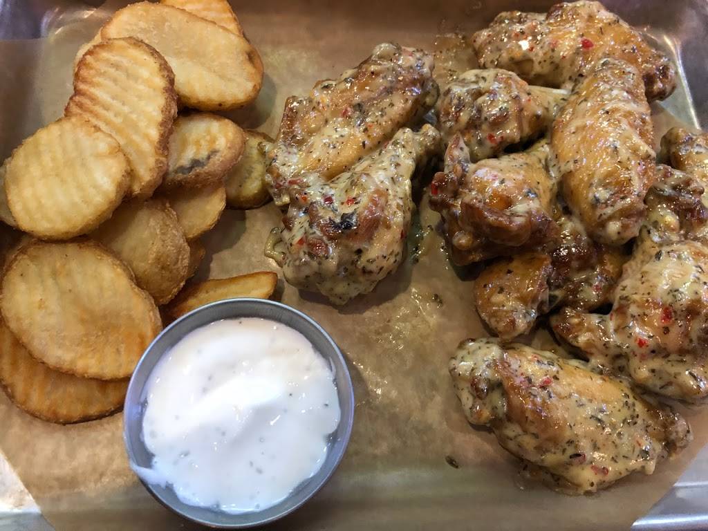 Buffalo Wild Wings | restaurant | 3128 Walden Ln, Burlington, NC 27215, USA | 3365386968 OR +1 336-538-6968