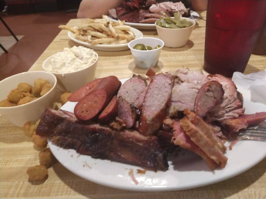 Smokehouse | restaurant | 1123 Fort Worth Dr, Denton, TX 76205, USA | 9405663073 OR +1 940-566-3073