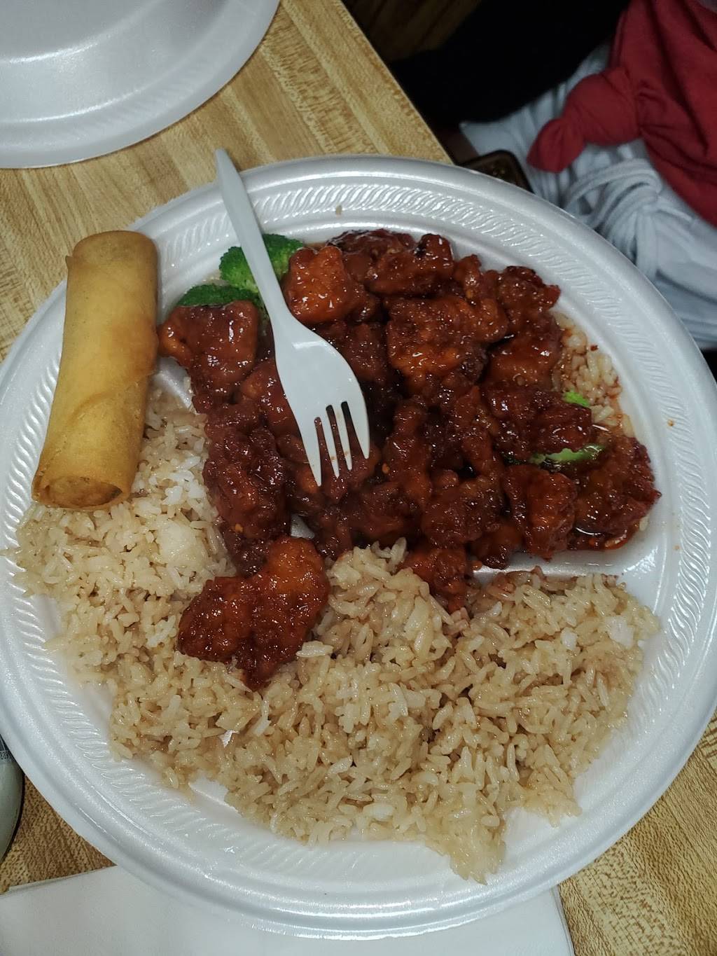 Golden Chopsticks | restaurant | 1110 N Collins St, Arlington, TX 76011, USA | 8172746320 OR +1 817-274-6320