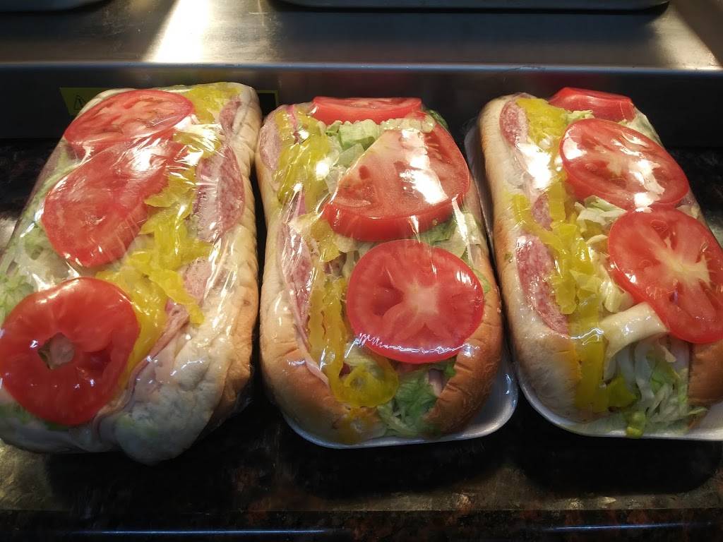 Krispy Krunchy Chicken & South Main Liquor | restaurant | 192 S Main St, Mt Clemens, MI 48043, USA | 5864698470 OR +1 586-469-8470