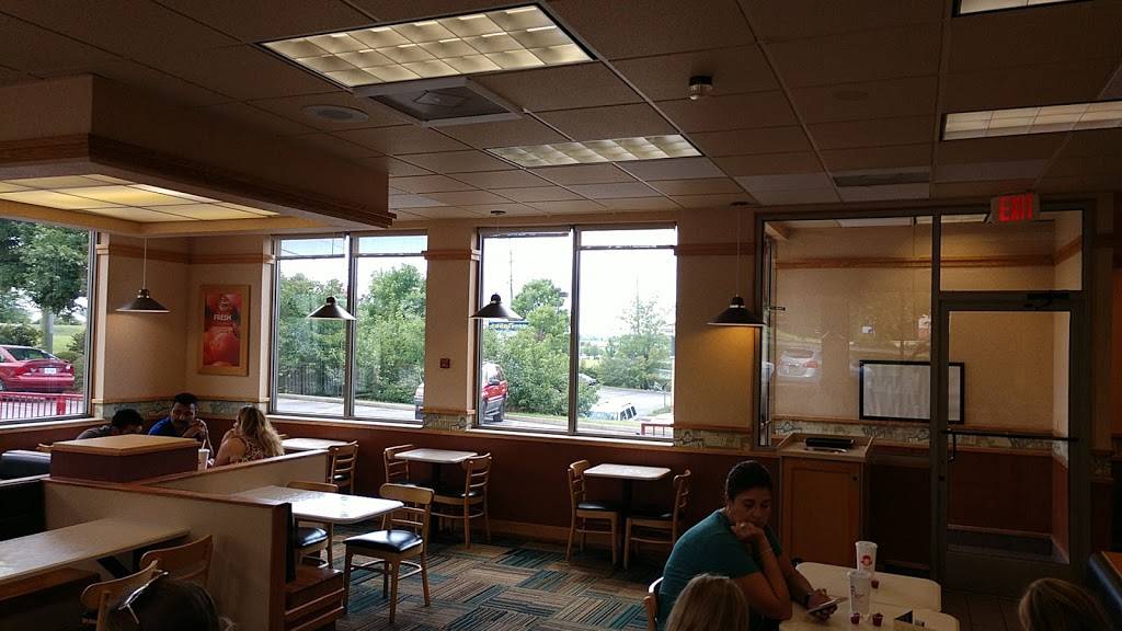 Wendys | restaurant | 6768 Lake Harbour Dr, Midlothian, VA 23112, USA | 8046013202 OR +1 804-601-3202