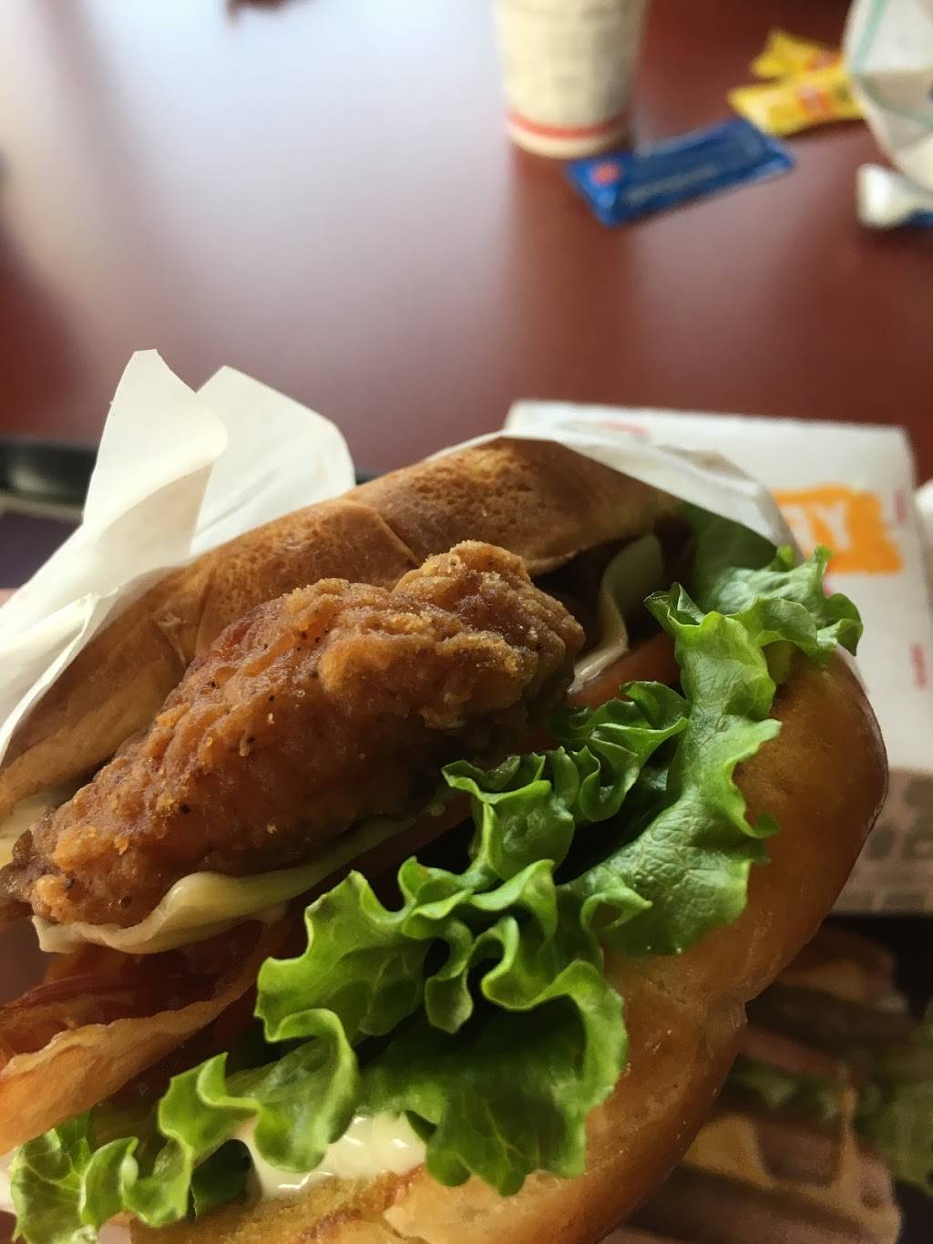 Jack in the Box | restaurant | 4210 N Central Expy, Dallas, TX 75206, USA | 2148233650 OR +1 214-823-3650