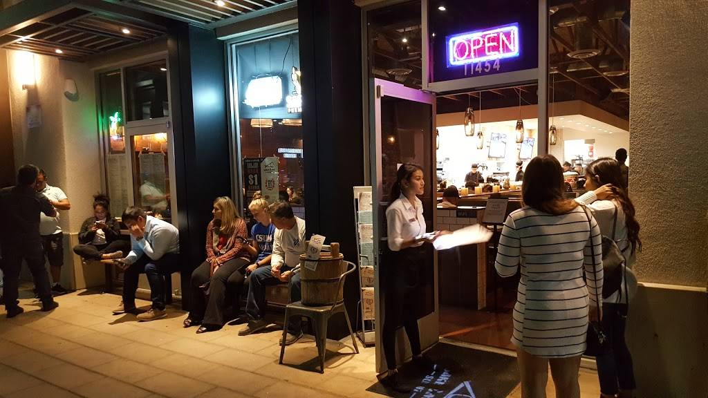 Sake2Me Sushi - Cerritos | restaurant | 11454 South St, Cerritos, CA 90703, USA | 5629244700 OR +1 562-924-4700