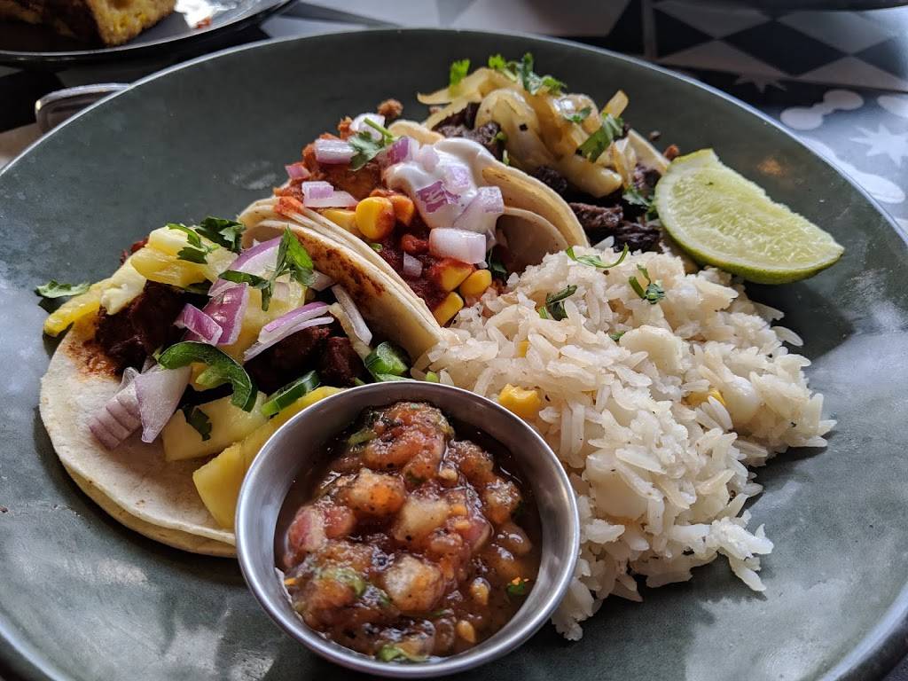 Ladera Taverna y Cocina | restaurant | 8729 N Central Ave, Phoenix, AZ 85020, USA | 6026062258 OR +1 602-606-2258