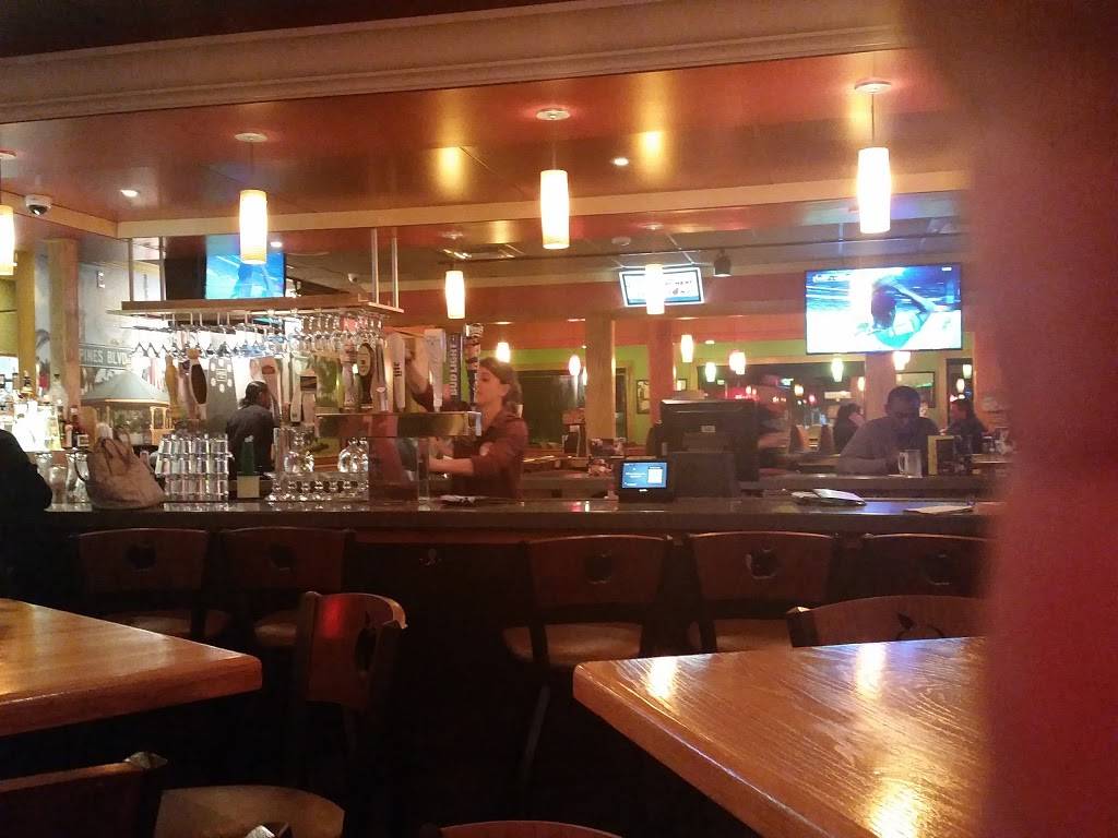 Applebees Grill + Bar | restaurant | 10135 Pines Blvd, Pembroke Pines, FL 33026, USA | 9544383370 OR +1 954-438-3370