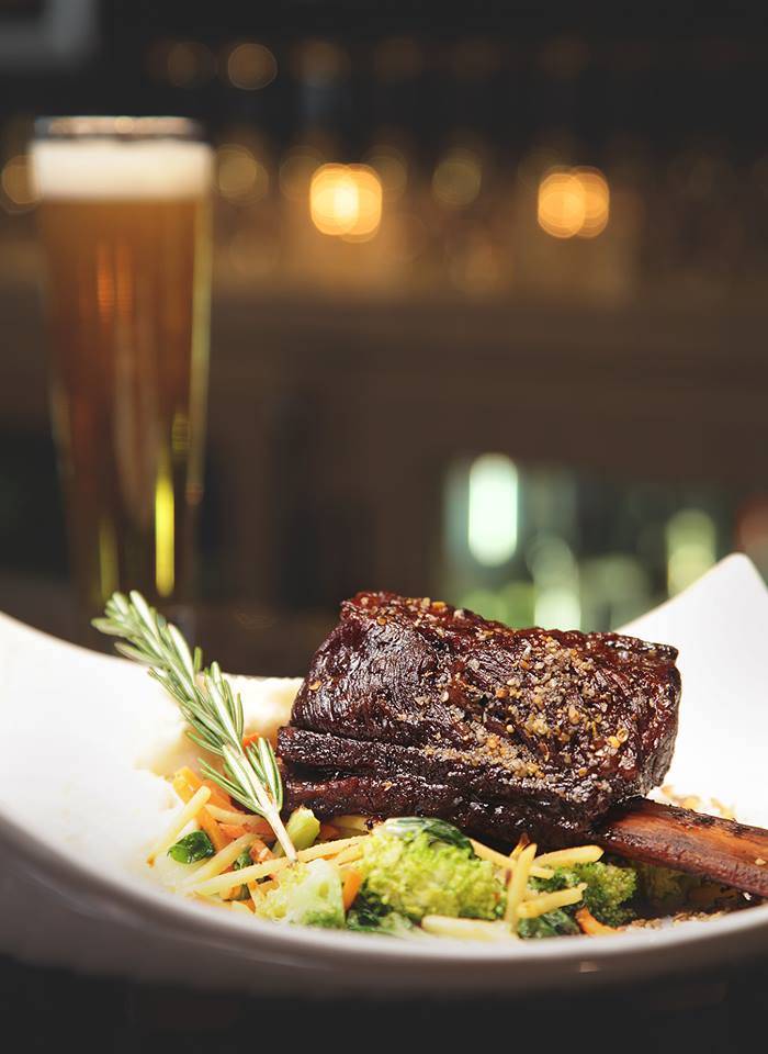 Restaurant Le Grill | restaurant | 350 Rue des Forges, Trois-Rivières, QC G9A 2H1, Canada | 8193764745 OR +1 819-376-4745