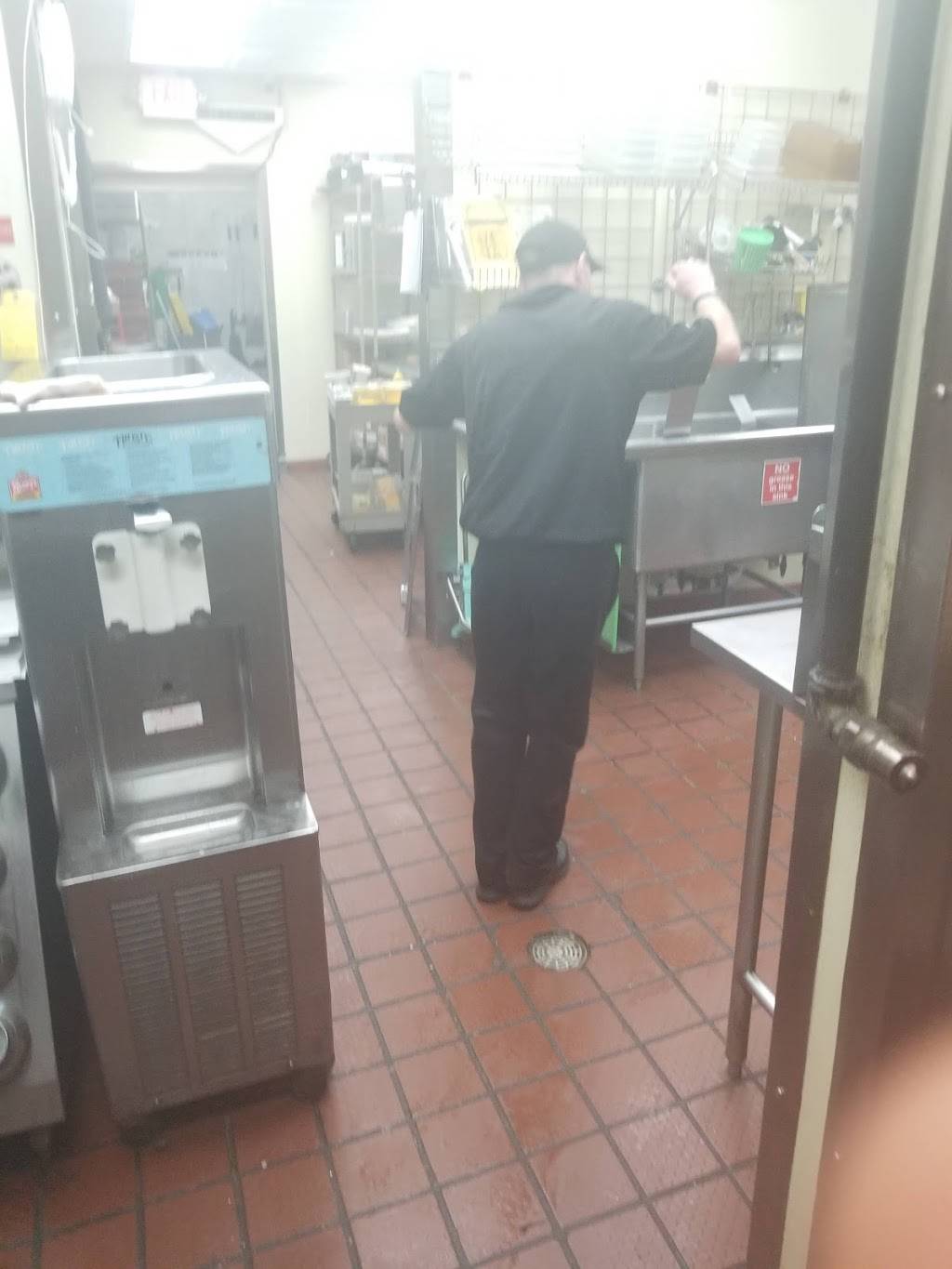 Wendys | restaurant | 380 Richland Ave, Athens, OH 45701, USA | 7405922545 OR +1 740-592-2545