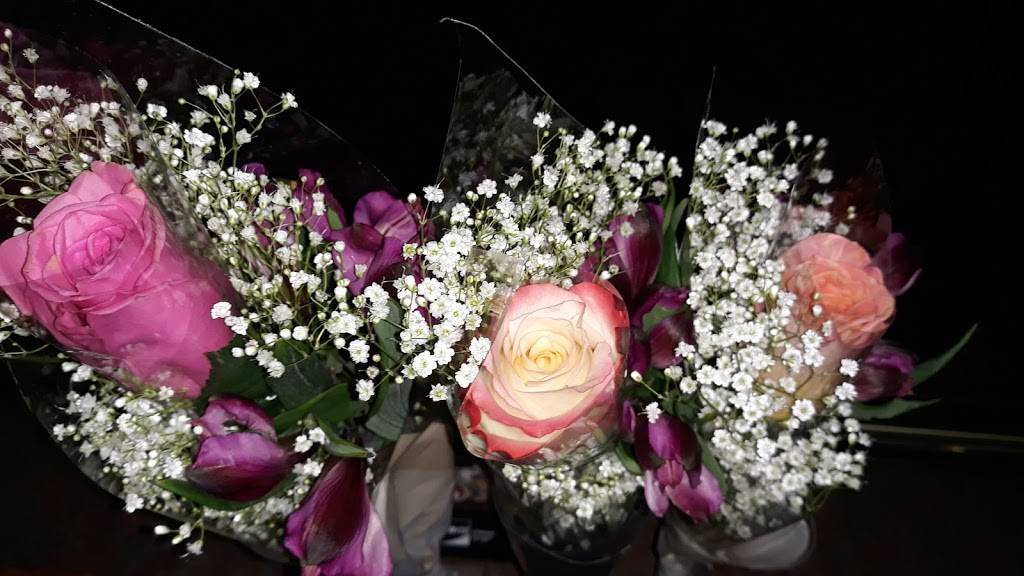 Famous Sams @ Golf Links | restaurant | 7129 E Golf Links Rd, Tucson, AZ 85730, USA | 5202961245 OR +1 520-296-1245