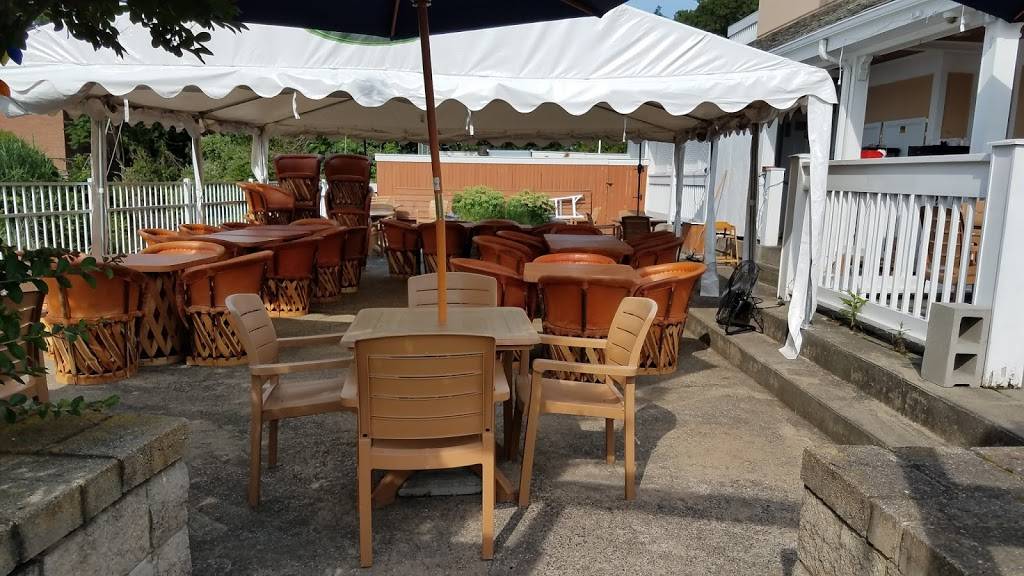 Guacamoles Mexican Cuisine | restaurant | 2 Sybil Ave, Branford, CT 06405, USA | 2032080695 OR +1 203-208-0695