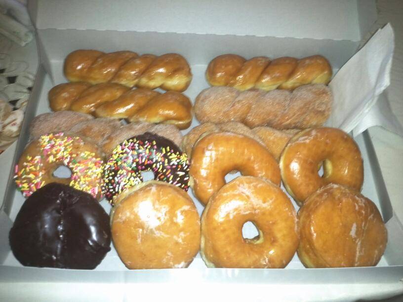 Yum Yum Donuts | cafe | 700 Vine St, Los Angeles, CA 90038, USA | 3234676773 OR +1 323-467-6773
