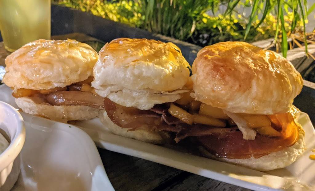 Cobblestone Chicago | restaurant | 4337 N Lincoln Ave, Chicago, IL 60618, USA | 7739352255 OR +1 773-935-2255