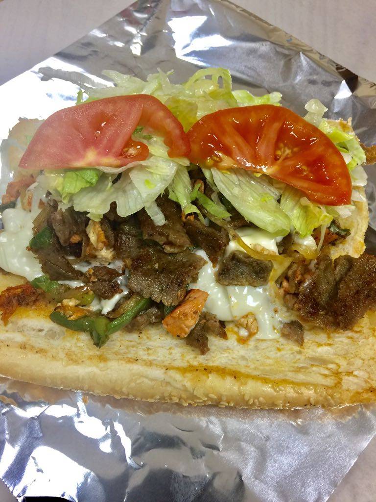 Maggie Gyros & Chicken | restaurant | 349 E 47th St, Chicago, IL 60653, USA | 7739241110 OR +1 773-924-1110