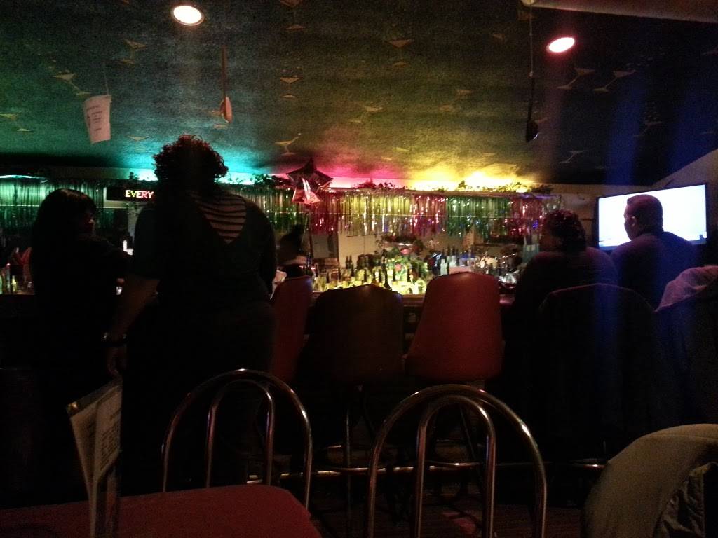 Raven Lounge & Restaurant | night club | 5145 Chene St, Detroit, MI 48211, USA | 3139247133 OR +1 313-924-7133