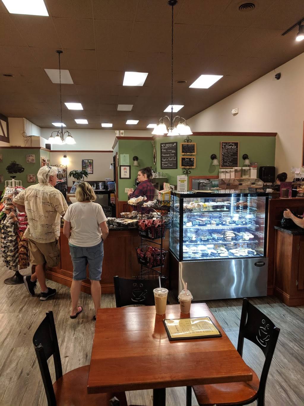 Main Street Daily Grind Coffeehouse and Cafe | cafe | 215 E Main St, Front Royal, VA 22630, USA | 5406353556 OR +1 540-635-3556