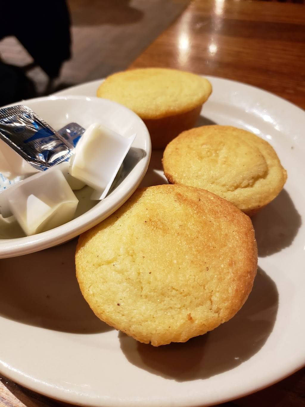 Cracker Barrel Old Country Store | restaurant | 5600 Patriot Blvd, Youngstown, OH 44515, USA | 3306527227 OR +1 330-652-7227