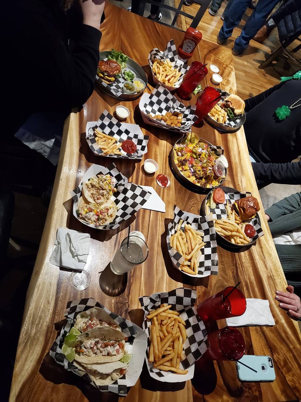 Bridge Side Pub | restaurant | 1005 E 2nd St, Muscatine, IA 52761, USA | 5635545368 OR +1 563-554-5368