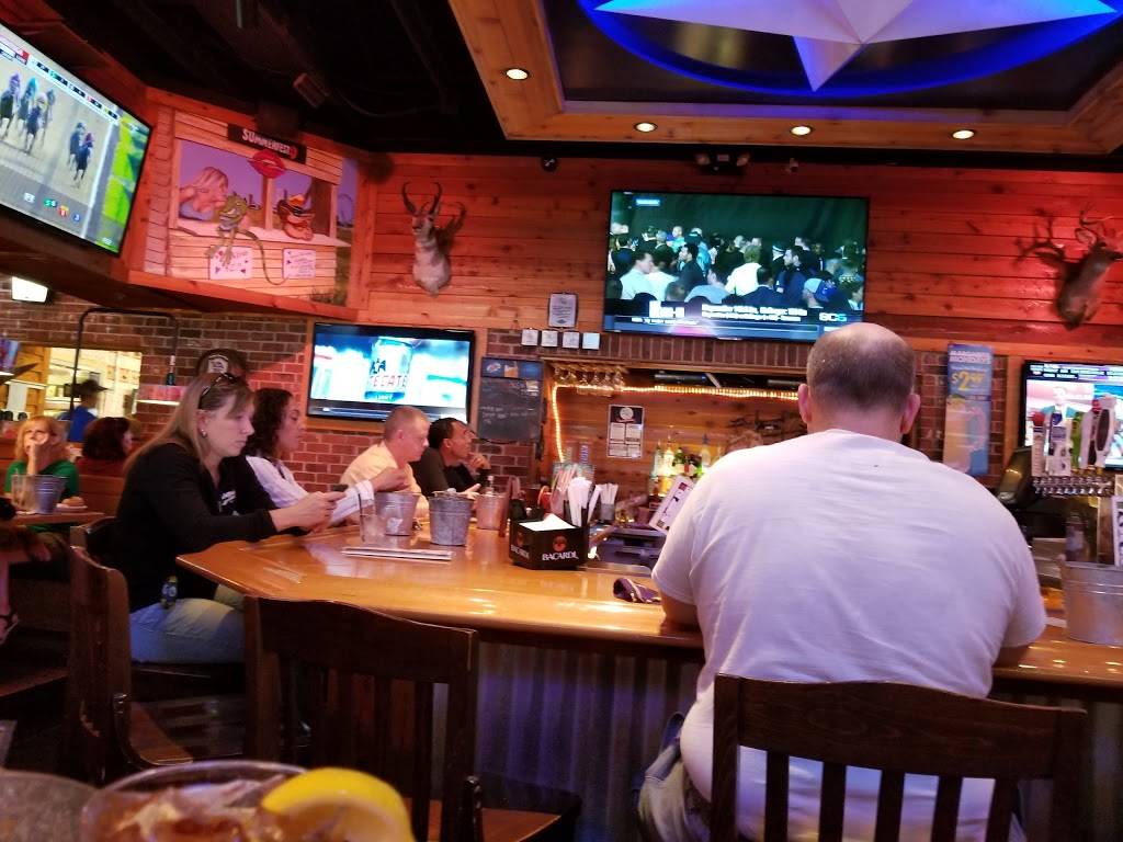 Texas Roadhouse | restaurant | 15425 W, Rock Ridge Rd, New Berlin, WI 53151, USA | 2627847427 OR +1 262-784-7427