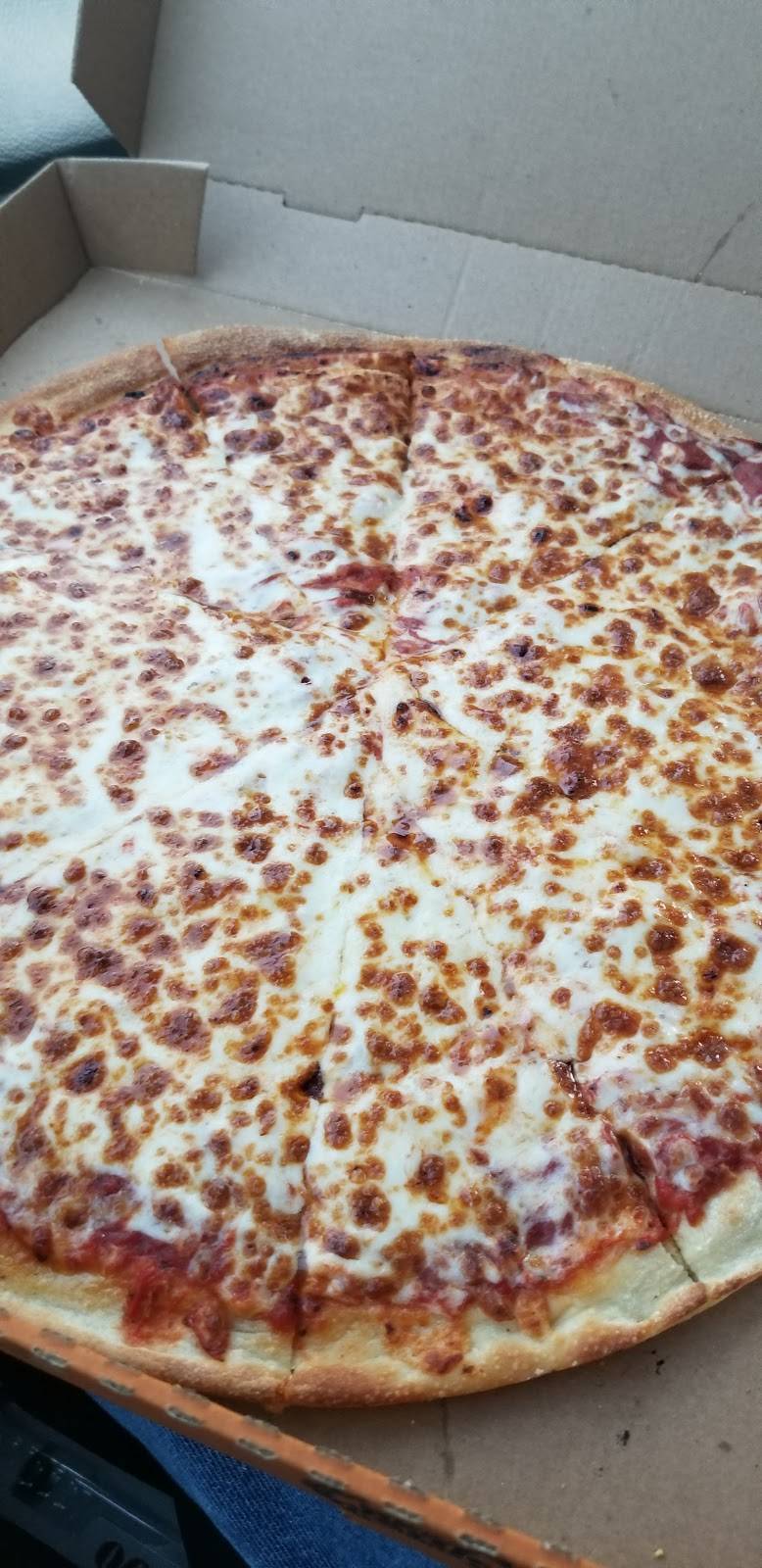 Little Caesars Pizza | meal takeaway | 1551 Diamond Hill Road, Woonsocket, RI 02895, USA | 4017621111 OR +1 401-762-1111