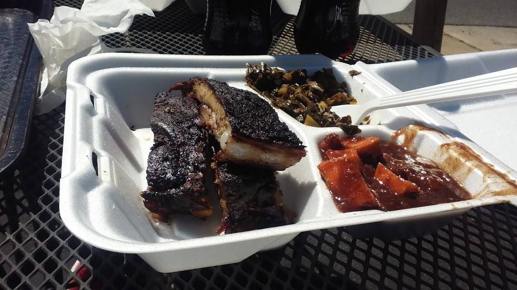 The Lazy Pig BBQ & Catering | restaurant | 18723 Fuller Heights Rd, Triangle, VA 22172, USA | 7036342417 OR +1 703-634-2417