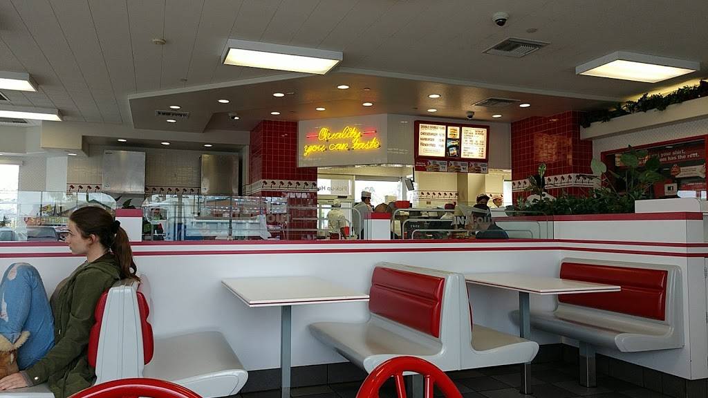In-N-Out Burger | restaurant | 450 Auto Center Dr, Corona, CA 92882, USA | 8007861000 OR +1 800-786-1000