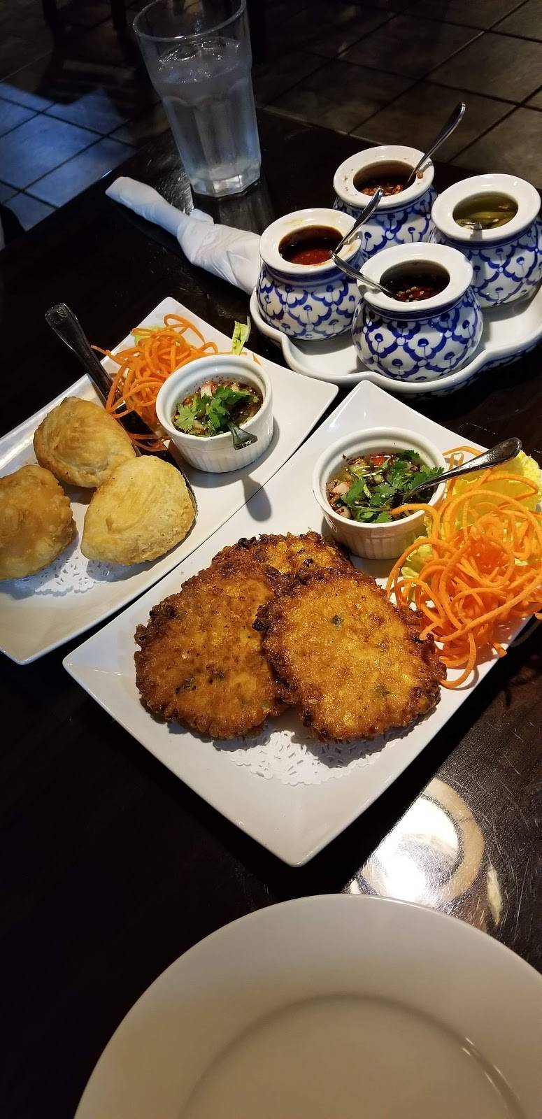 Kob Kun Fine Thai Cuisine | restaurant | 2946 Chain Bridge Rd, Oakton, VA 22124, USA | 7035398140 OR +1 703-539-8140