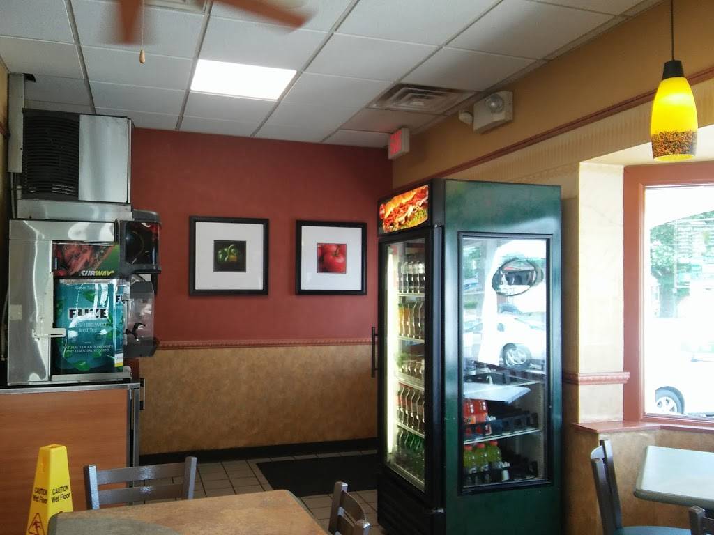 Subway | restaurant | 240 Manor Ave, Millersville, PA 17551, USA | 7178716597 OR +1 717-871-6597