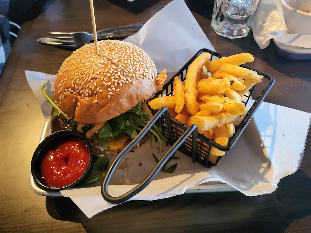 The Kingdom Bar and Grille | restaurant | 12655 Antioch Rd, Overland Park, KS 66213, USA | 9132837757 OR +1 913-283-7757