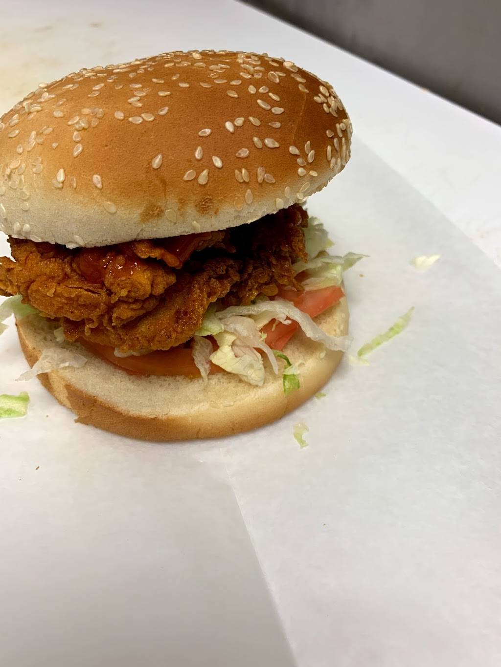 Crown Fried Chicken | restaurant | 62 Colony Rd, Newport News, VA 23602, USA | 7575272779 OR +1 757-527-2779