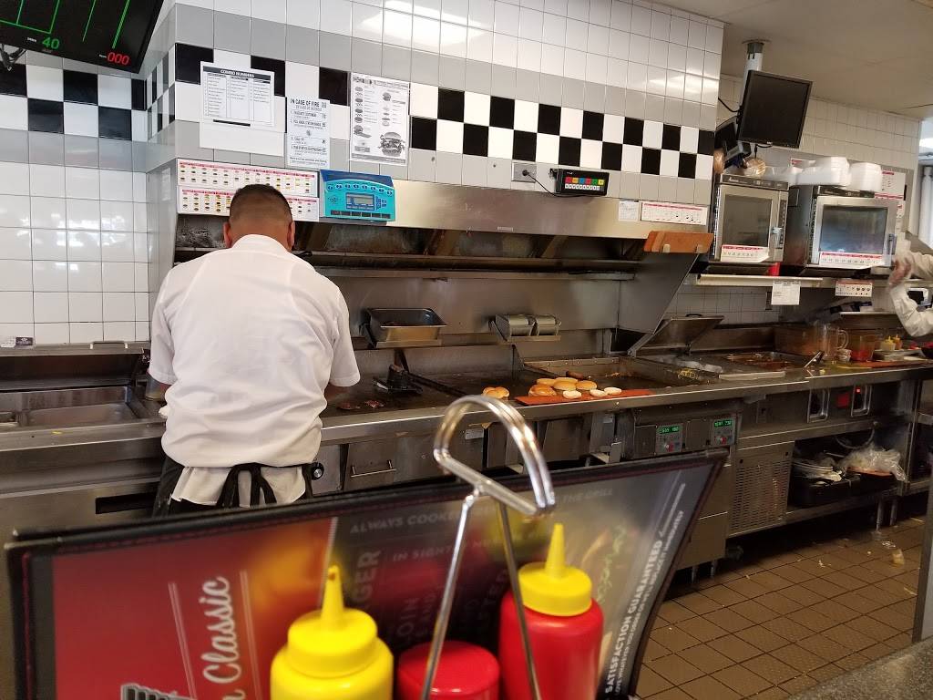 Steak n Shake | restaurant | 2272 E Lamar Blvd, Arlington, TX 76006, USA | 8176523663 OR +1 817-652-3663