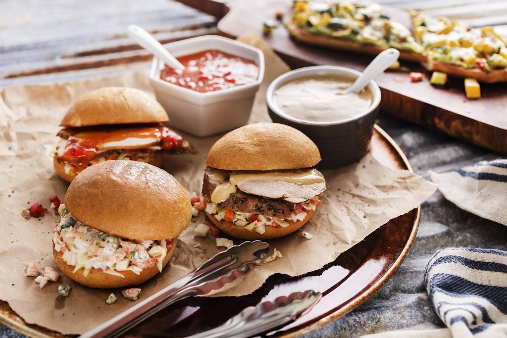 Pimentos Kitchen + Market | restaurant | 6450 Poplar Ave #123, Memphis, TN 38119, USA | 9016025488 OR +1 901-602-5488