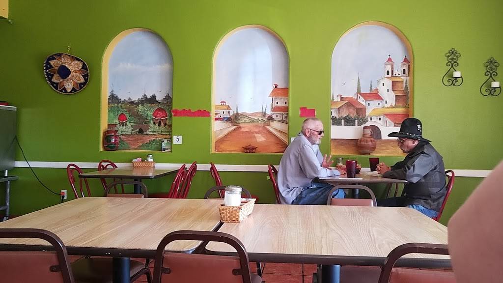 Mendoza Cafe | restaurant | 680 TX-16, Bandera, TX 78003, USA | 8307969332 OR +1 830-796-9332