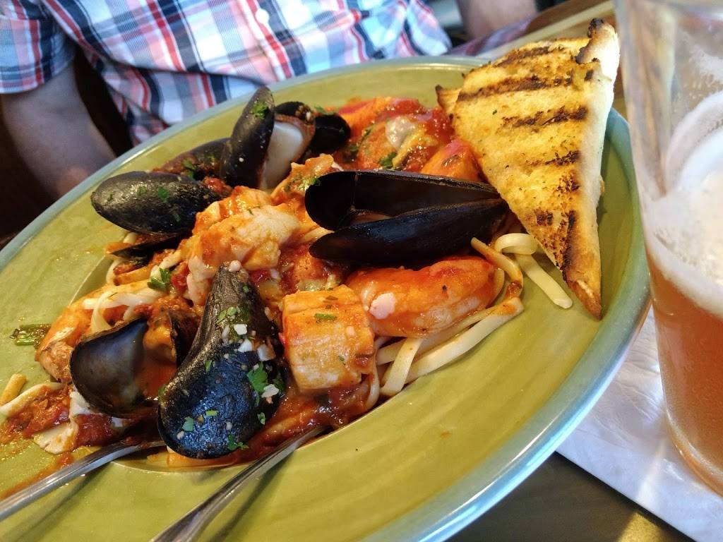 Lobster Tail Restaurant & Lounge | restaurant | 4 Cobbetts Pond Rd, Windham, NH 03087, USA | 6038905555 OR +1 603-890-5555