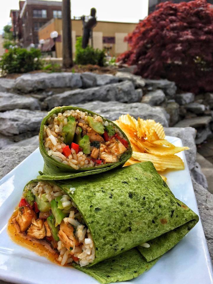 Chez Marilyn | night club | 119 W 3rd St, Alton, IL 62002, USA | 6184658071 OR +1 618-465-8071