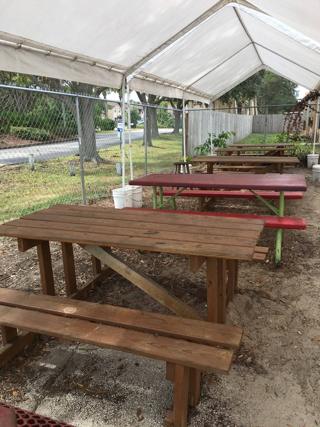 Red Wagon BBQ Shack | restaurant | 2525 N Courtenay Pkwy, Merritt Island, FL 32953, USA | 3212252018 OR +1 321-225-2018