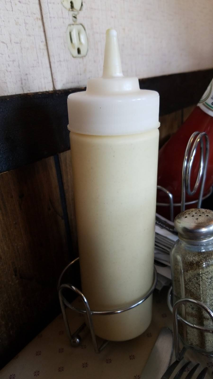 Beacon Street Deli | restaurant | 422 E Beacon Ave, New London, WI 54961, USA | 9209826446 OR +1 920-982-6446