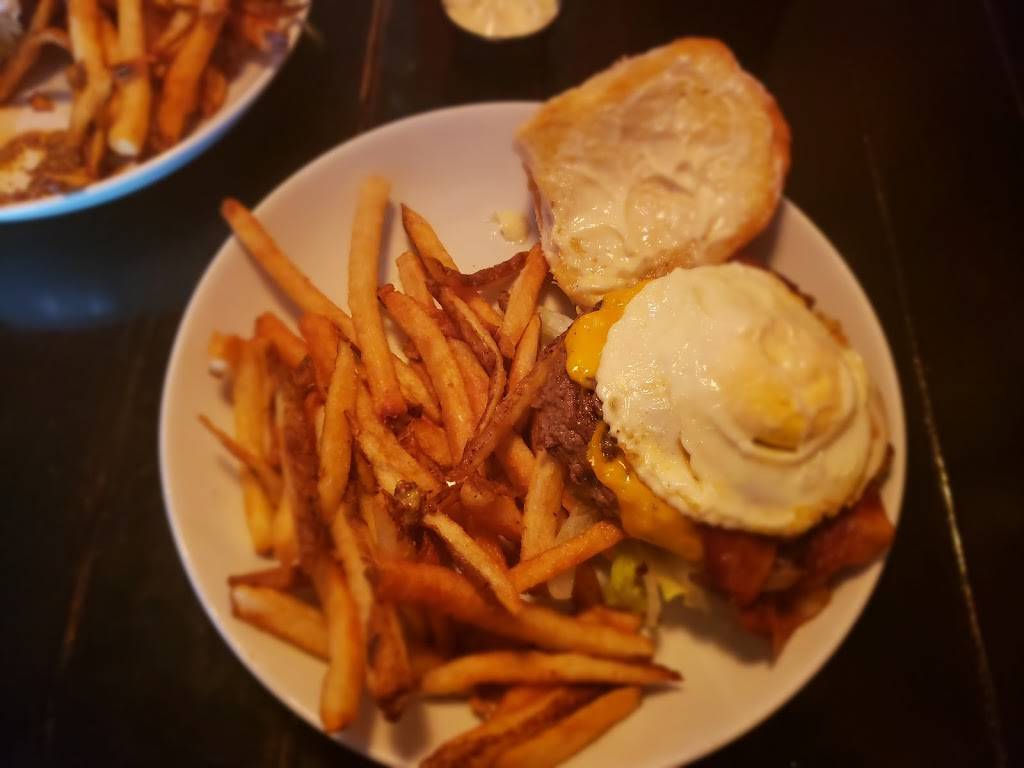 Shorts Burger & Shine | restaurant | 18 S Clinton St, Iowa City, IA 52240, USA | 3193374678 OR +1 319-337-4678