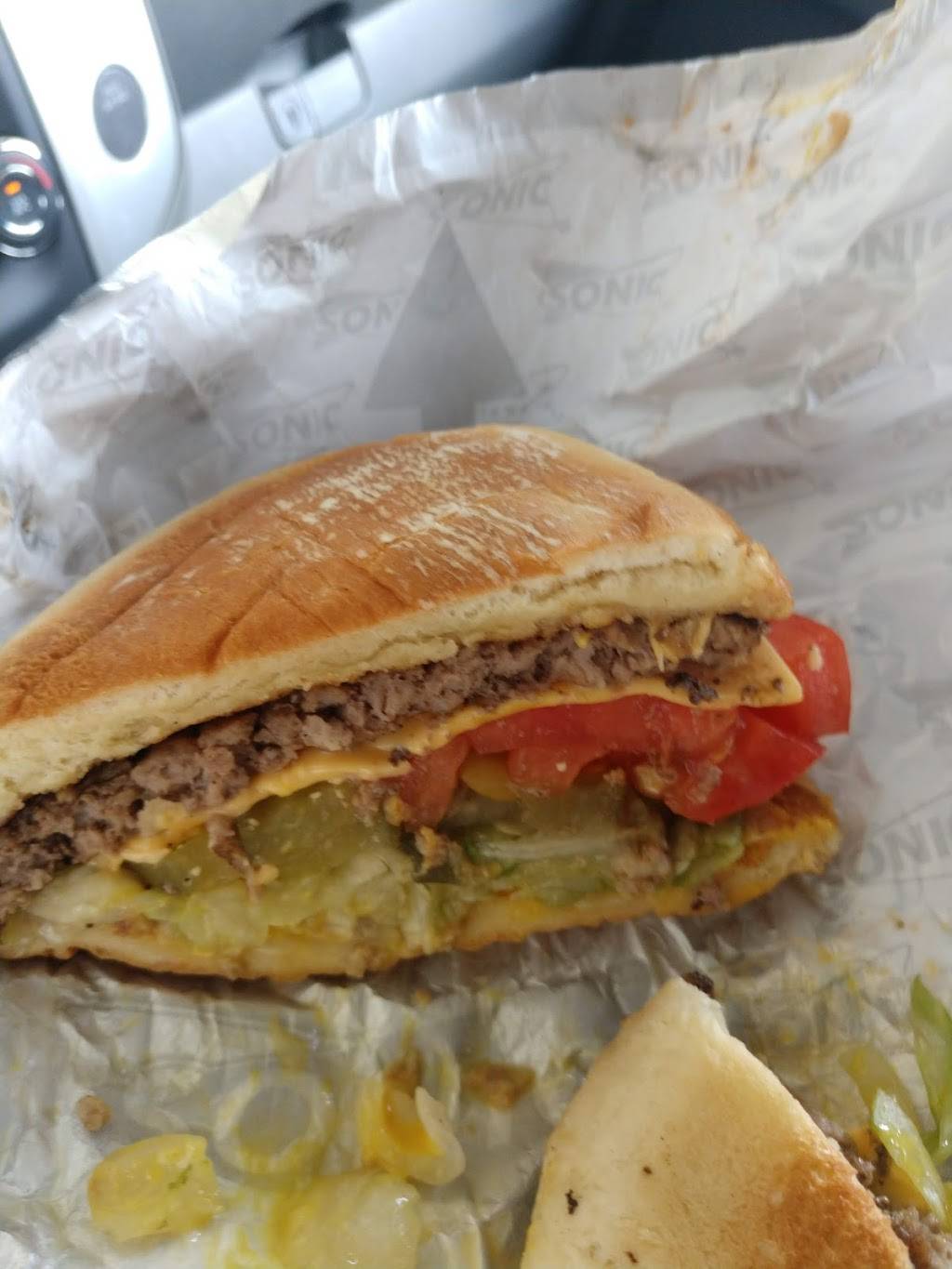 Sonic Drive-In | restaurant | 9403 North Fwy, Houston, TX 77037, USA | 2812609333 OR +1 281-260-9333