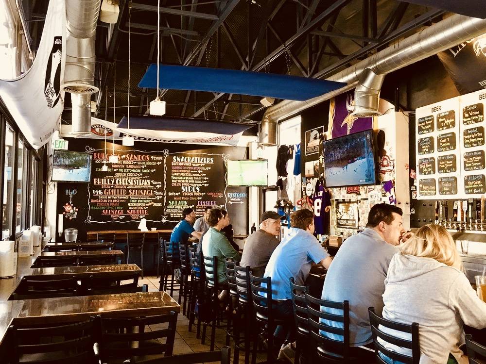 The Regal Seagull | restaurant | 996 N Coast Hwy 101, Encinitas, CA 92024, USA | 7604792337 OR +1 760-479-2337