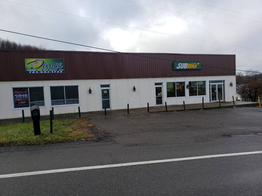 Subway | restaurant | 2456 Lincoln Hwy, Chester, WV 26034, USA | 3044593352 OR +1 304-459-3352