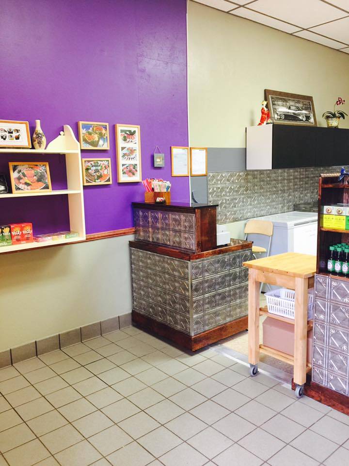 LAN SUSHI | restaurant | 1500 Royal York Rd, Etobicoke, ON M9P 3B6, Canada | 6473491244 OR +1 647-349-1244