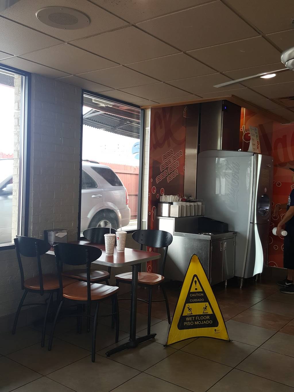 Jack in the Box | restaurant | 515 S Henderson St, Fort Worth, TX 76104, USA | 8173367952 OR +1 817-336-7952